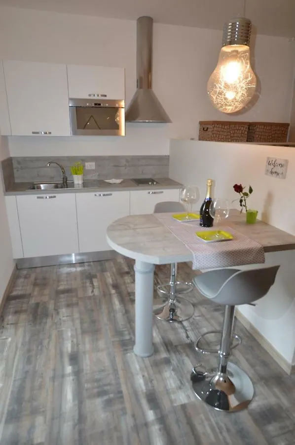 Apartment Ferienwohnung Casa Delle Corti Colico Italien