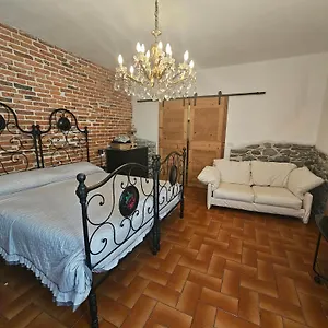Ground Floor- Pet Friendly Stay-private Garden-parking-lake View - Bike Friendly House Colico